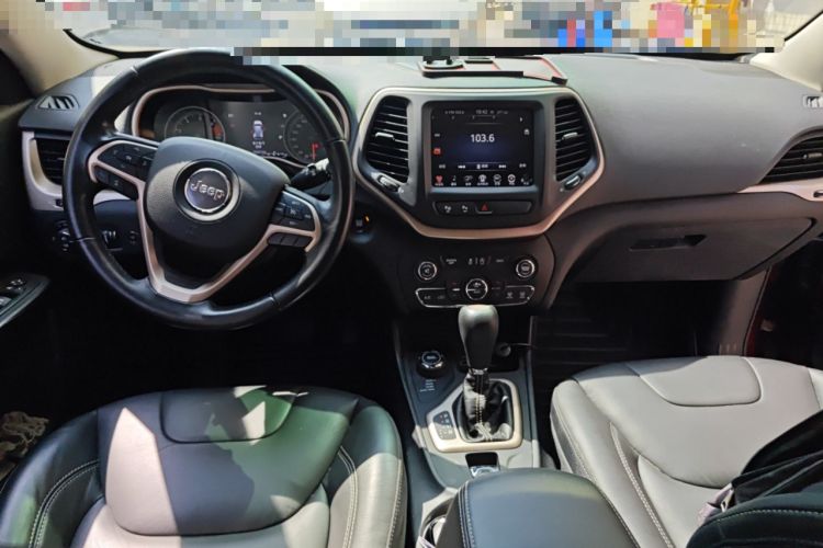 Used Jeep Cherokee 2016 2.4L Superior Edition Center Console