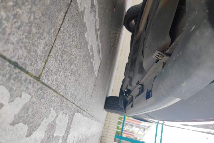 Used Jeep Cherokee 2016 2.4L Professional Smart Version Chassis Front Left