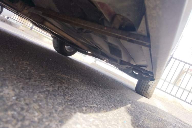 Used Jeep Cherokee 2016 2.0L Superior Edition Chassis Front Left