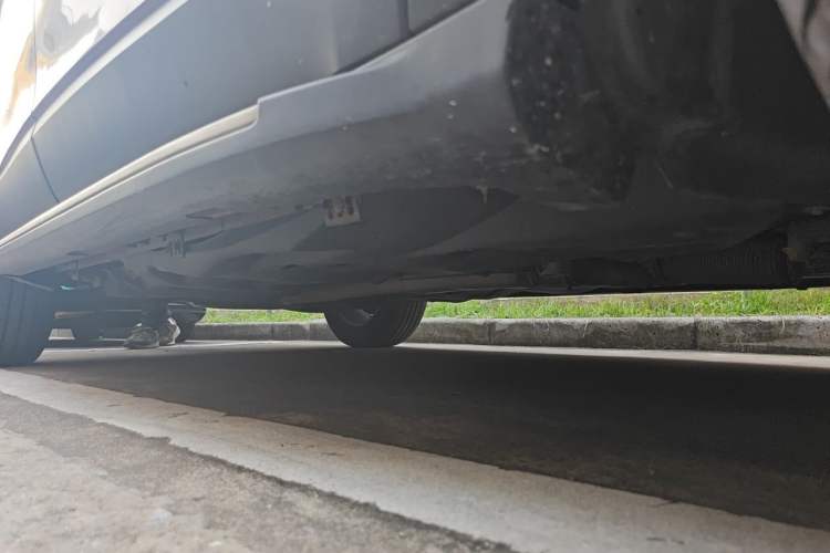 Used Jeep Cherokee 2016 2.4L Professional Smart Version Chassis Front Right