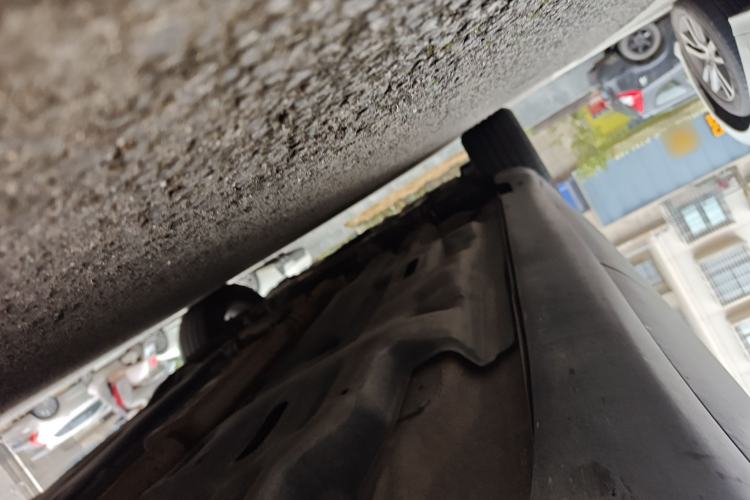 Used Jeep Cherokee 2016 2.0L Superior Edition Chassis Rear Left