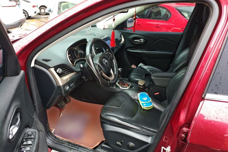 Used Jeep Cherokee 2016 2.4L Leading Edition Driver Seat