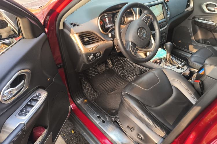 Used Jeep Cherokee 2016 2.4L Leading Smart Version Driver Seat
