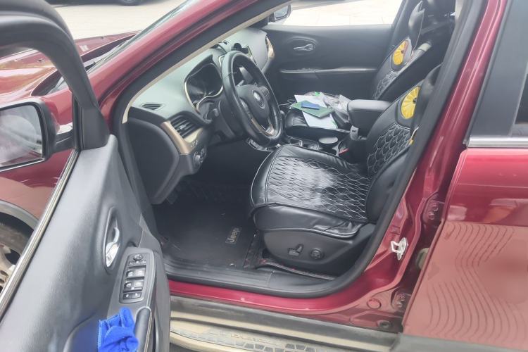 Used Jeep Cherokee 2016 2.4L Leading Edition Driver Seat