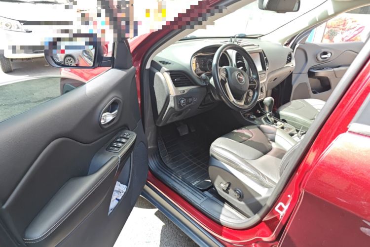 Used Jeep Cherokee 2016 2.4L Superior Edition Driver Seat