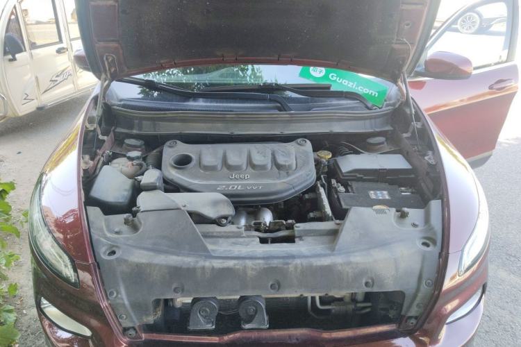Used Jeep Cherokee 2016 2.0L Superior Edition Engine Bay