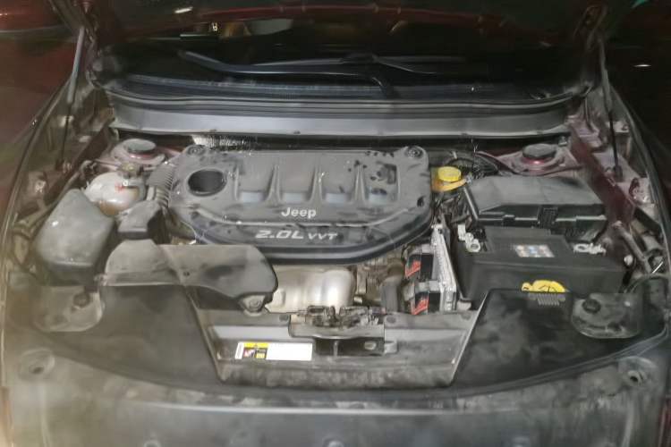 Used Jeep Cherokee 2016 2.0L Superior Edition Engine Bay