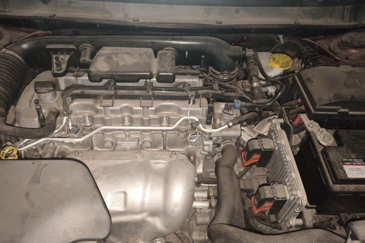 Used Jeep Cherokee 2016 2.0L Superior Edition Engine Bay
