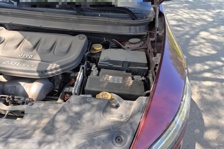 Used Jeep Cherokee 2016 2.0L Superior Edition Engine Bay Left
