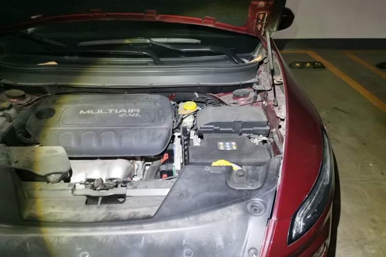 Used Jeep Cherokee 2016 2.4L Professional Smart Version Engine Bay Left