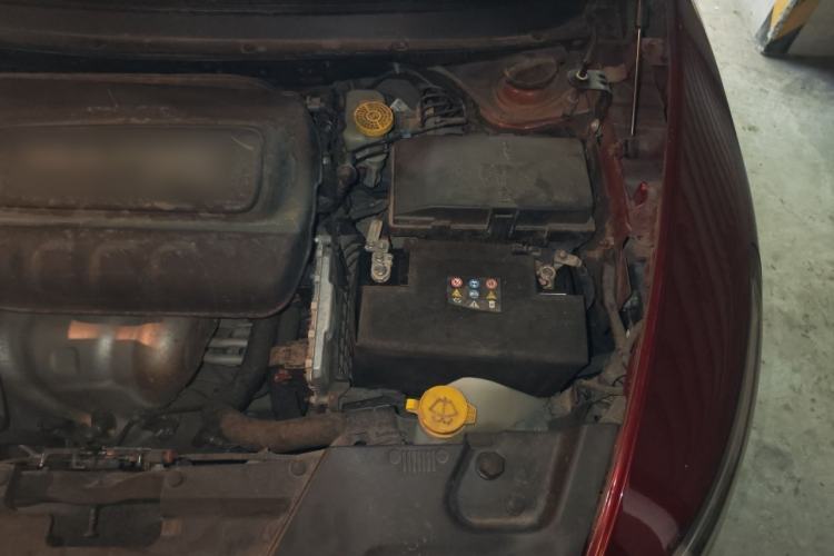 Used Jeep Cherokee 2016 2.4L Professional Smart Version Engine Bay Left