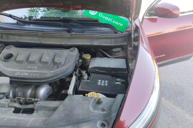 Used Jeep Cherokee 2016 2.0L Superior Edition Engine Bay Left