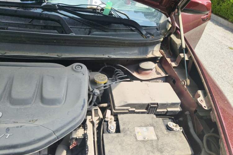 Used Jeep Cherokee 2016 2.0L Superior Edition Engine Bay Left