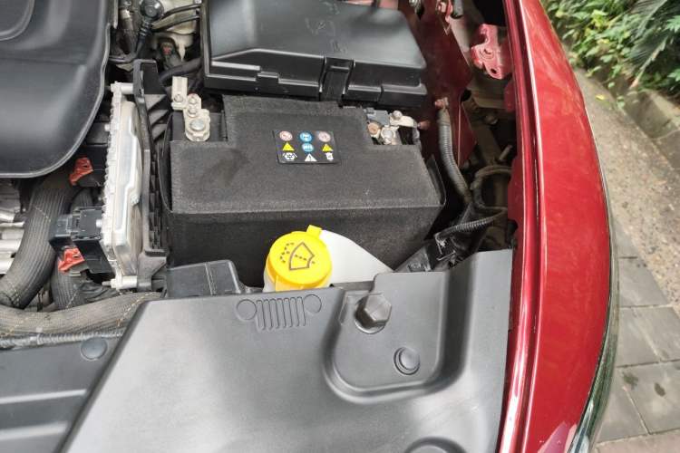 Used Jeep Cherokee 2016 2.4L Leading Smart Version Engine Bay Left