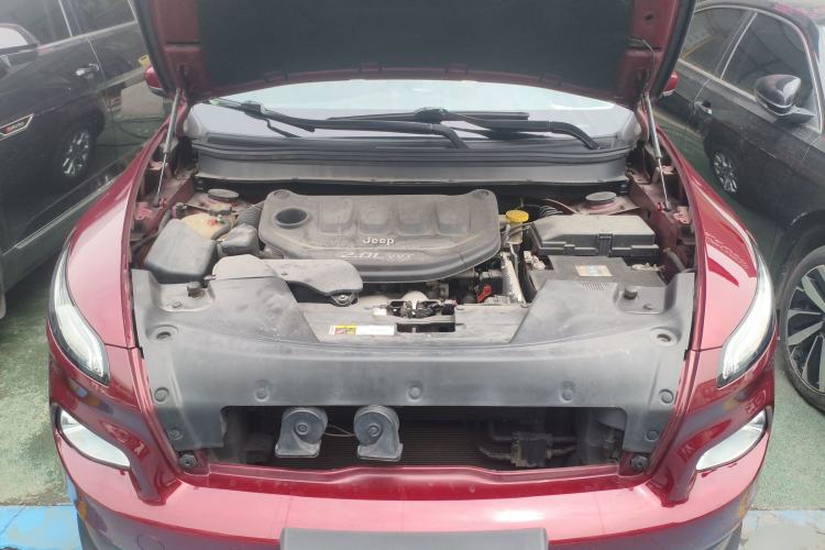 Used Jeep Cherokee 2016 2.0L Superior Edition Engine Bay