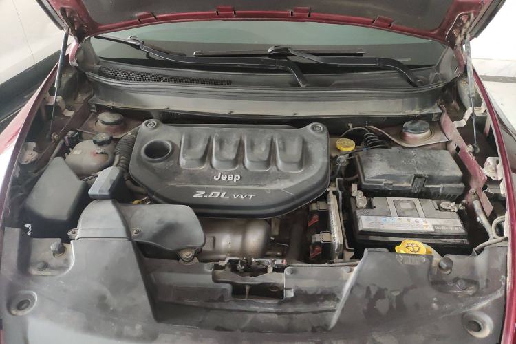 Used Jeep Cherokee 2016 2.0L Superior Edition Engine Bay