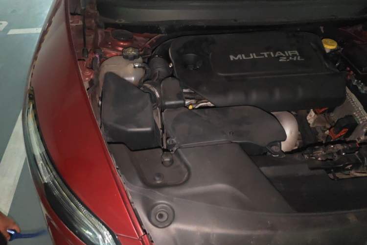 Used Jeep Cherokee 2016 2.4L Leading Edition Engine Bay Right