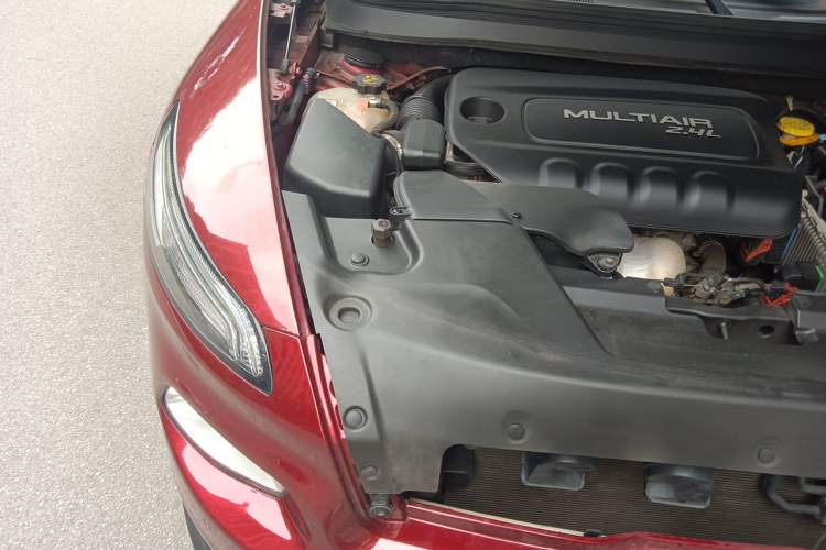 Used Jeep Cherokee 2016 2.4L Leading Edition Engine Bay Right