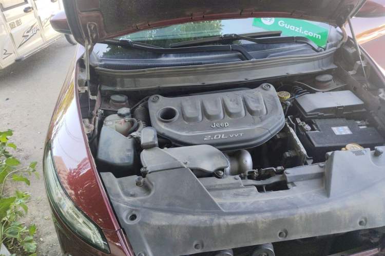 Used Jeep Cherokee 2016 2.0L Superior Edition Engine Bay Right