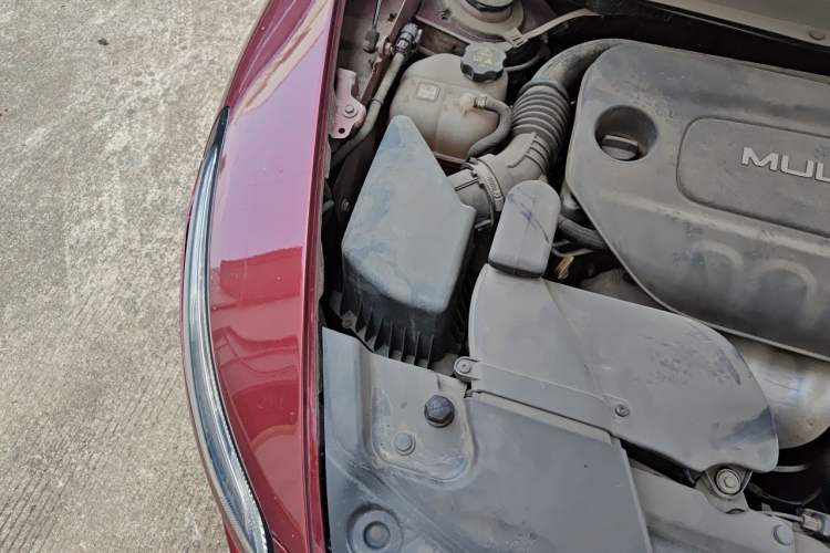 Used Jeep Cherokee 2016 2.4L Leading Edition Engine Bay Right