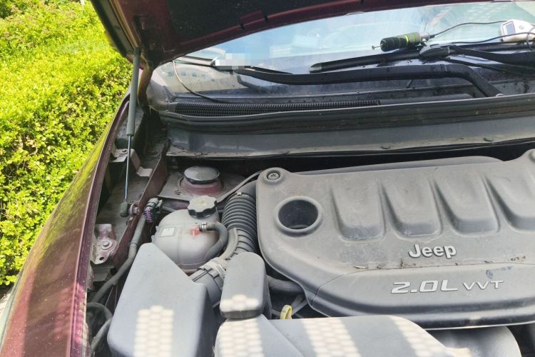 Used Jeep Cherokee 2016 2.0L Superior Edition Engine Bay Right