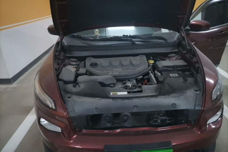 Used Jeep Cherokee 2016 2.0L Superior Edition Engine Bay Right