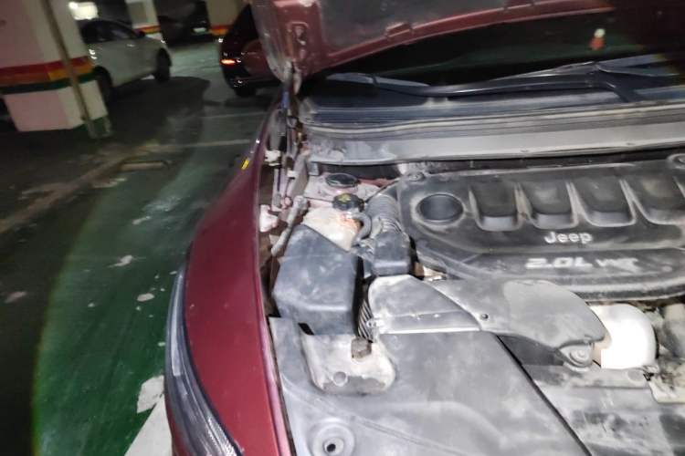Used Jeep Cherokee 2016 2.0L Superior Edition Engine Bay Right