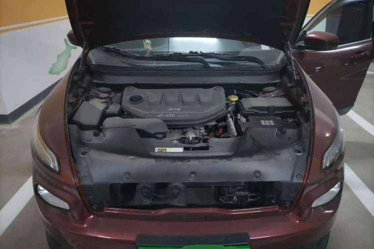 Used Jeep Cherokee 2016 2.0L Superior Edition Engine Bay