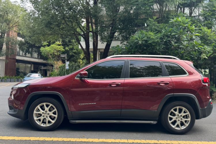 Used Jeep Cherokee 2016 2.4L Leading Edition Exterior 1