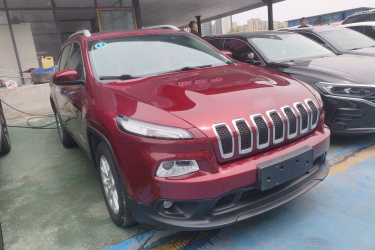 Used Jeep Cherokee 2016 2.0L Superior Edition Exterior 1