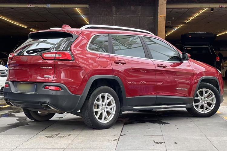 Used Jeep Cherokee 2016 2.4L Leading Edition Exterior 2