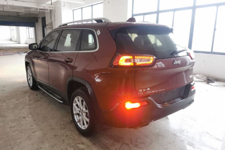Used Jeep Cherokee 2016 2.4L Leading Edition Exterior 2