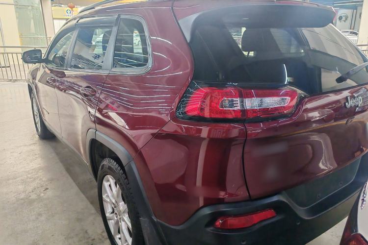 Used Jeep Cherokee 2016 2.4L Leading Smart Version Exterior 2