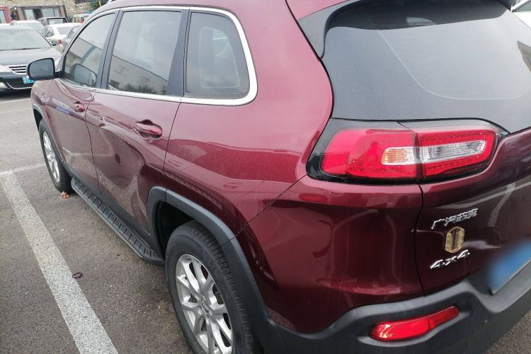Used Jeep Cherokee 2016 2.4L Professional Smart Version Exterior 3