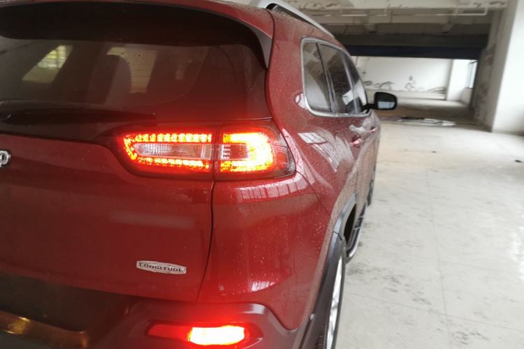 Used Jeep Cherokee 2016 2.4L Leading Edition Exterior 3