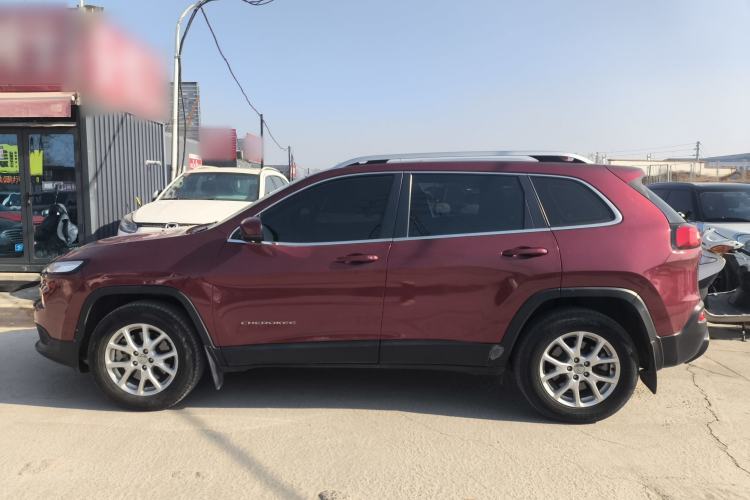 Used Jeep Cherokee 2016 2.4L Professional Smart Version Exterior 3