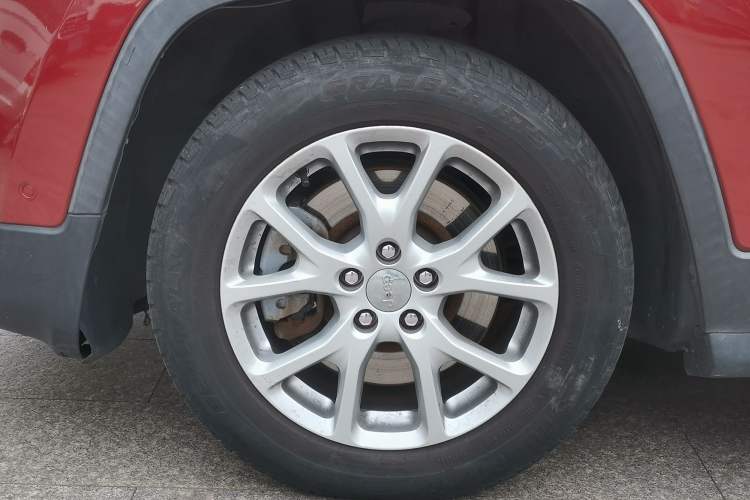 Used Jeep Cherokee 2016 2.4L Leading Edition Exterior 3
