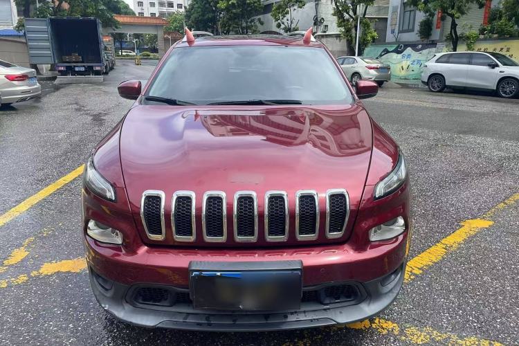 Used Jeep Cherokee 2016 2.0L Superior Edition Exterior 3