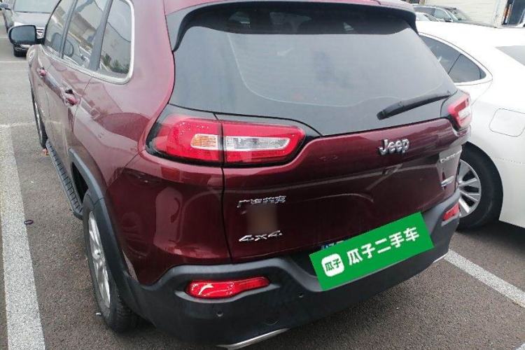 Used Jeep Cherokee 2016 2.4L Professional Smart Version Exterior 4