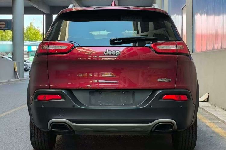 Used Jeep Cherokee 2016 2.4L Professional Edition Exterior 4