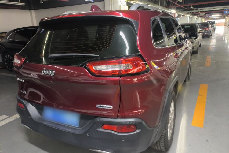 Used Jeep Cherokee 2016 2.4L Professional Smart Version Exterior 4