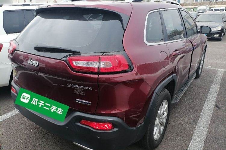 Used Jeep Cherokee 2016 2.4L Professional Smart Version Exterior 5
