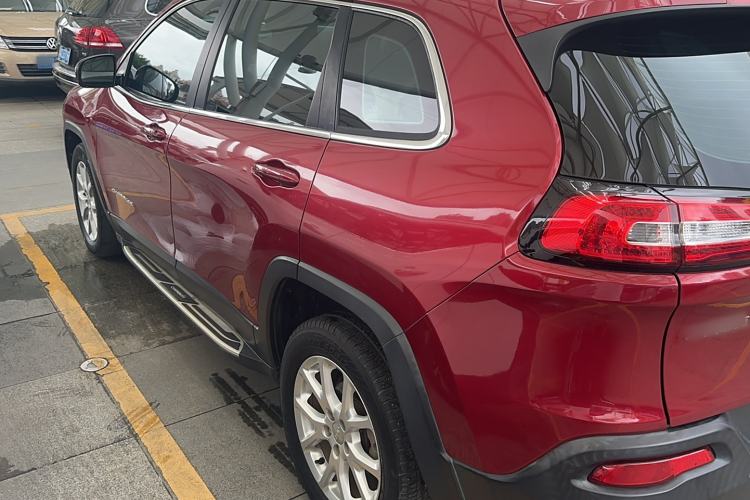 Used Jeep Cherokee 2016 2.4L Leading Edition Exterior 5