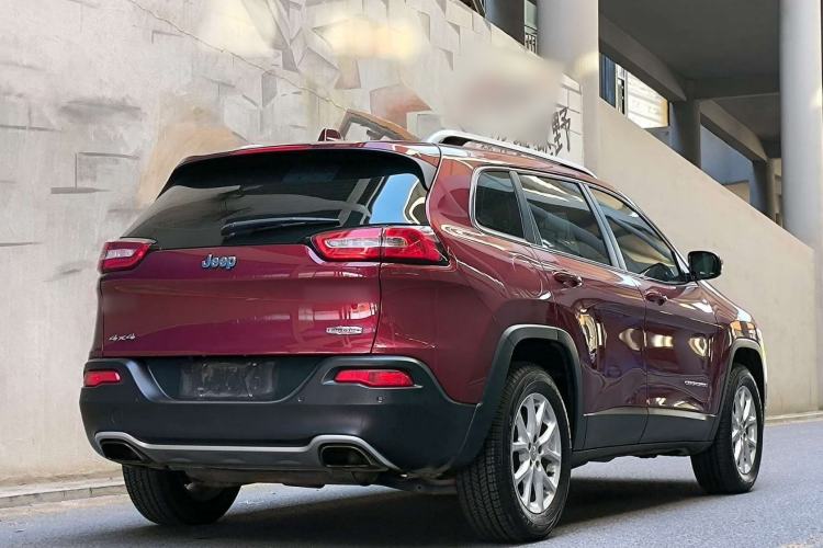 Used Jeep Cherokee 2016 2.4L Professional Edition Exterior 5