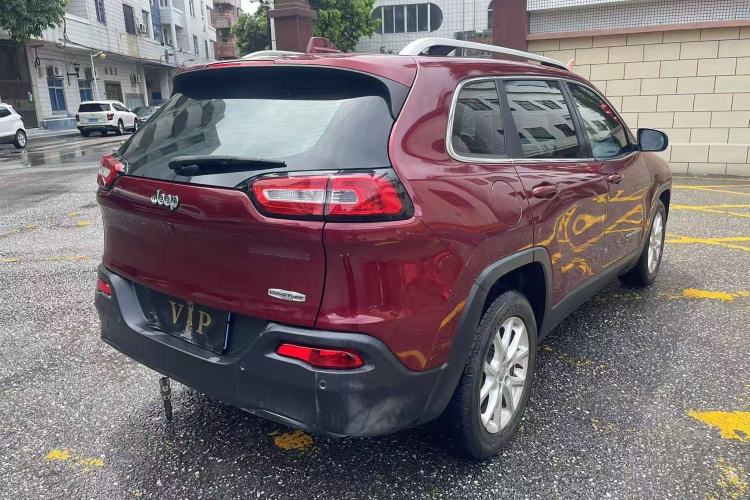 Used Jeep Cherokee 2016 2.0L Superior Edition Exterior 5