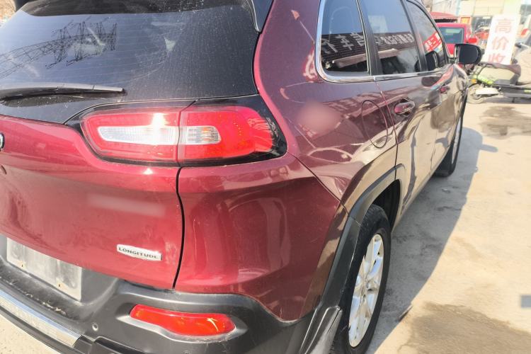 Used Jeep Cherokee 2016 2.4L Professional Smart Version Exterior 6