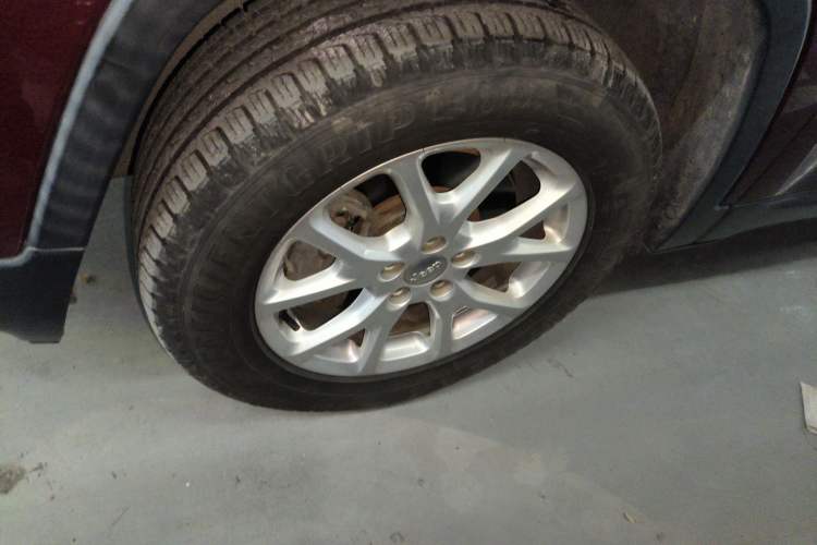 Used Jeep Cherokee 2016 2.4L Professional Smart Version Exterior 6