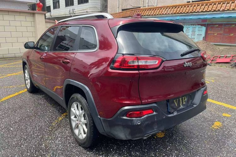 Used Jeep Cherokee 2016 2.0L Superior Edition Exterior 7