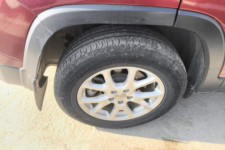Used Jeep Cherokee 2016 2.4L Professional Smart Version Exterior 8