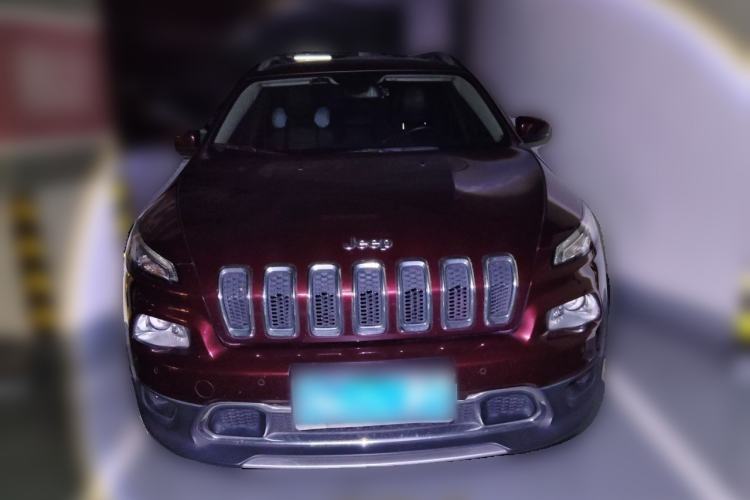 Used Jeep Cherokee 2016 2.4L Professional Smart Version Front